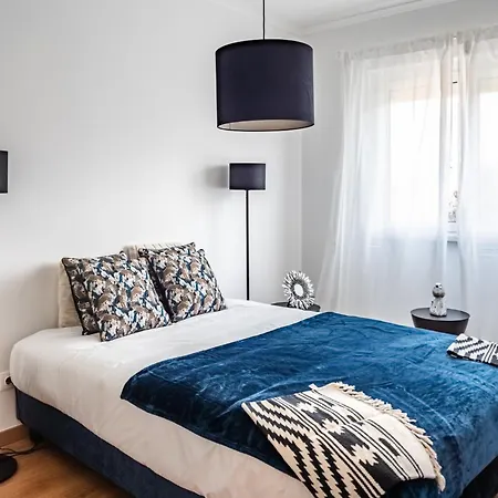 Apartment Akicity Anjos Luna Lisbon