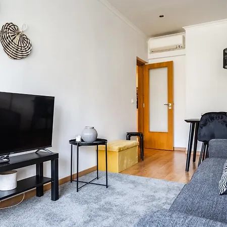 Akicity Anjos Luna Lisbon